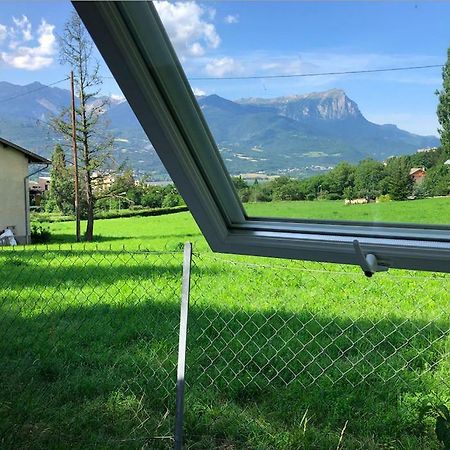 Mobil Home Proche Du Plan D'Eau D'Амбрюн Екстериор снимка