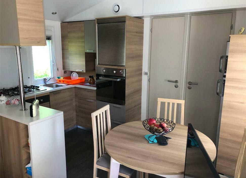 Mobil Home Proche Du Plan D'Eau D'Амбрюн Екстериор снимка